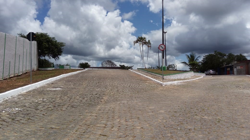 Camacã: Prefeitura finaliza limpeza no Cemitério da Cidade para o dia de Finados